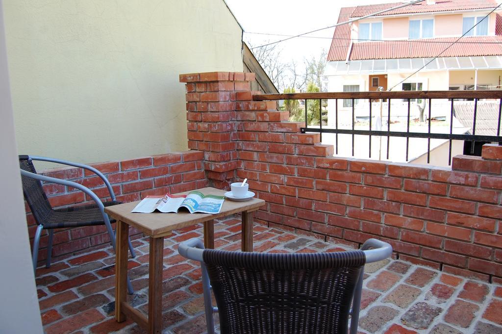 Maya Guesthouse เอ็กเกอร์ ภายนอก รูปภาพ